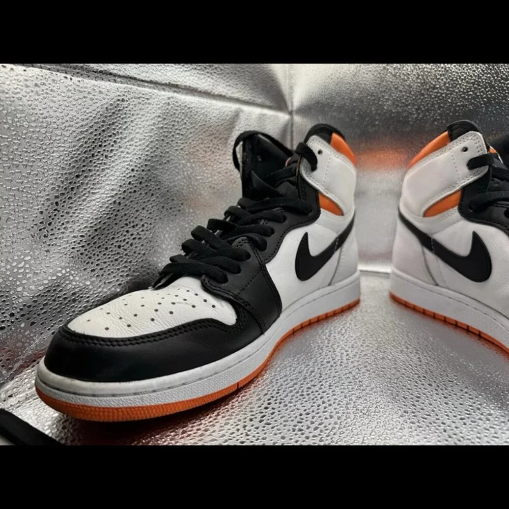 RARE 🚀 Size 11 - Jordan 1 Retro High Electro Orange‎ White Leather 555088-180